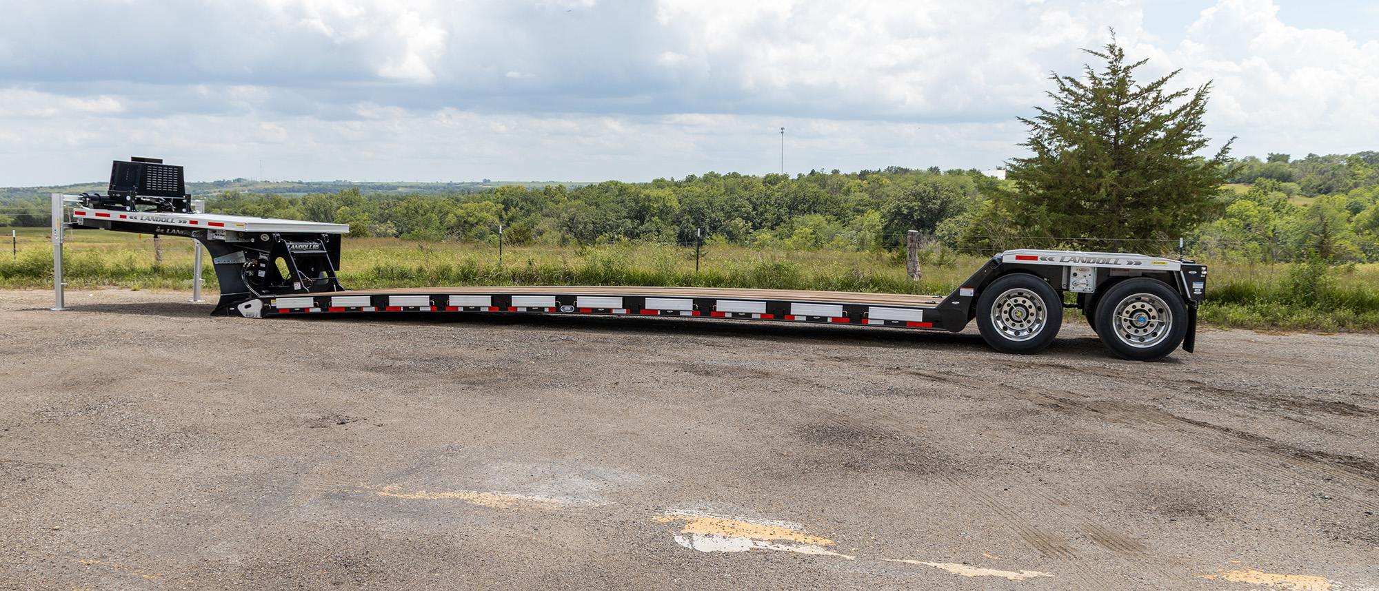 825-AG Detachable Trailer Footer v2